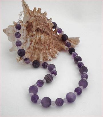 Round amethyst necklace
